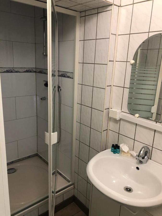 Hotel Gaestezimmer Siminciuc Akwizgran Zewnętrze zdjęcie