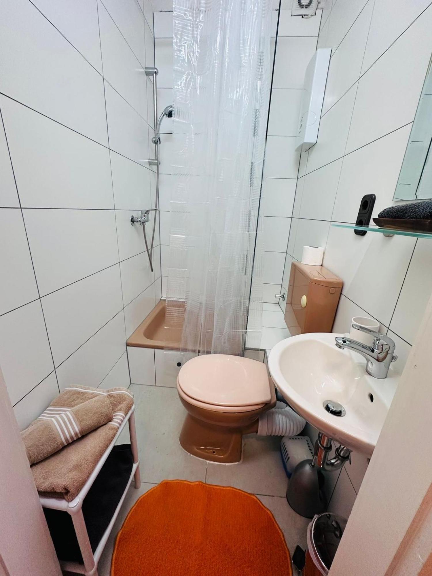 Hotel Gaestezimmer Siminciuc Akwizgran Zewnętrze zdjęcie
